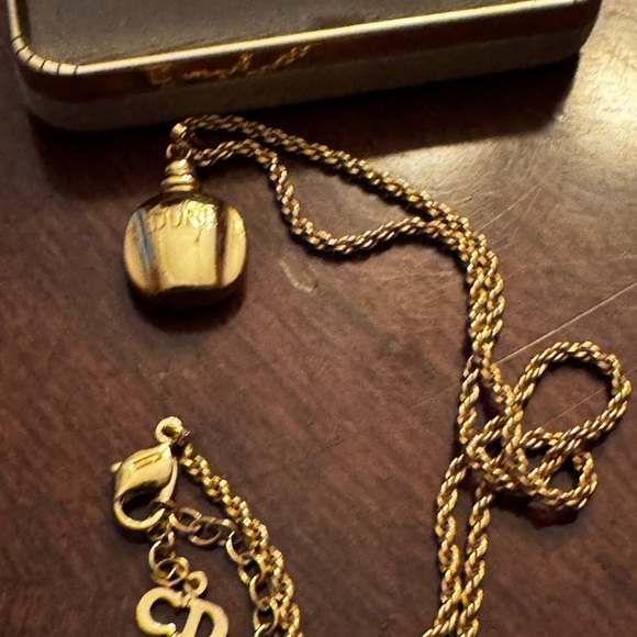 Christian Dior Vintage Pendant Necklace with the Original Box!!!!!!!! - Picture 5 of 10
